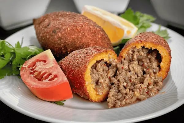 Tarihi Meydan Kafe - Resim 3