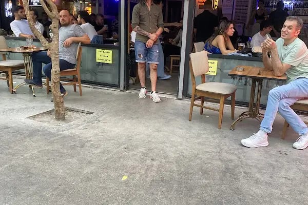Takıl Cafe ve Bar | Bornova Bar | Bornova Alkollü Mekan | Bornova Eğlenceli Mekan | Bornova Cafe - Resim 3