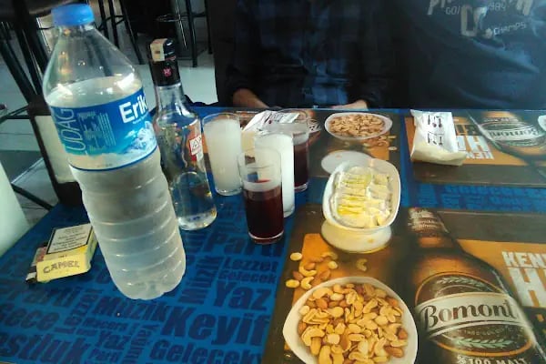 Takıl Cafe ve Bar | Bornova Bar | Bornova Alkollü Mekan | Bornova Eğlenceli Mekan | Bornova Cafe - Resim 11