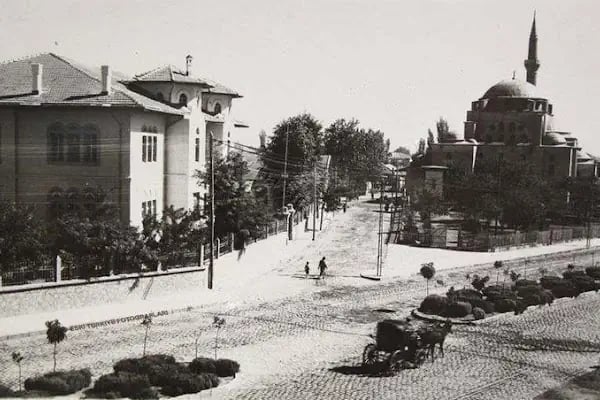 Kayalı Park Tramvay Durağı Adliye-Kampüs - Resim 8