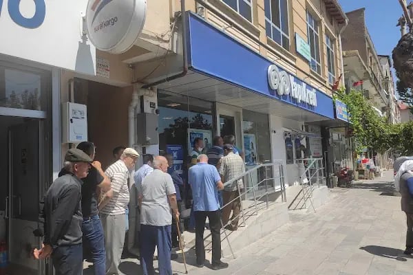 Yapı Kredi Bankası - Akşehir Şubesi - Resim 4