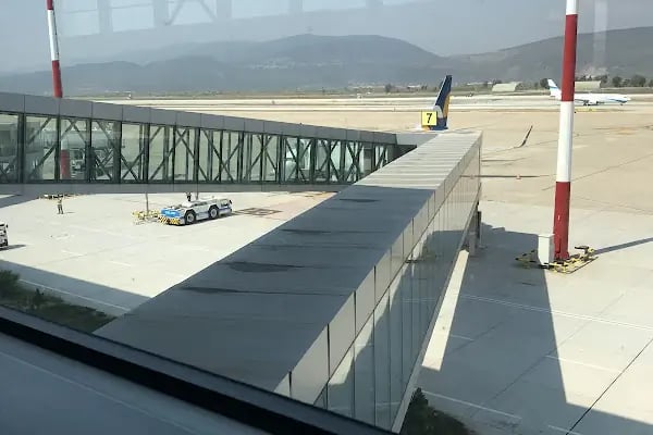 Avis - Bodrum Havalimanı İç Hatlar Şubesi - Resim 3