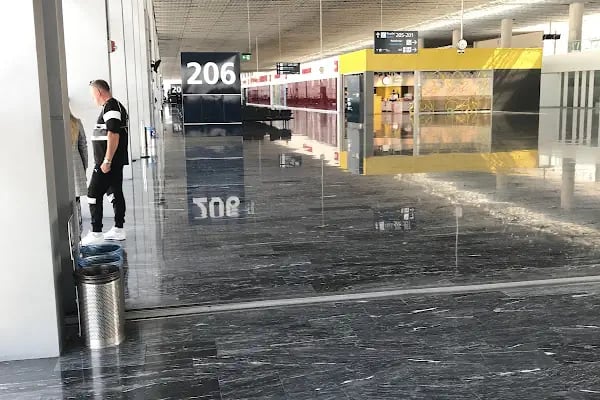 Avis - Bodrum Havalimanı İç Hatlar Şubesi - Resim 5