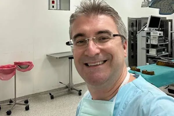 Dr. Çiğdem Özden - Lip Filler | Botox | Thread Lift | Fat Dissolving | Jawline Filler | Fox Eyes | IV Drip &amp; Vitamin - Resim 16