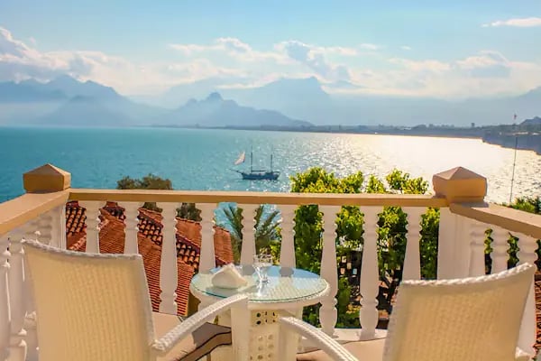 Bacchus Butik Otel and Rent a Car - Resim 1
