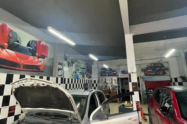 Vefa Otomotiv | Audi Doktoru Mehmet Akbaba Usta | Oto Tamirci - Resim 2