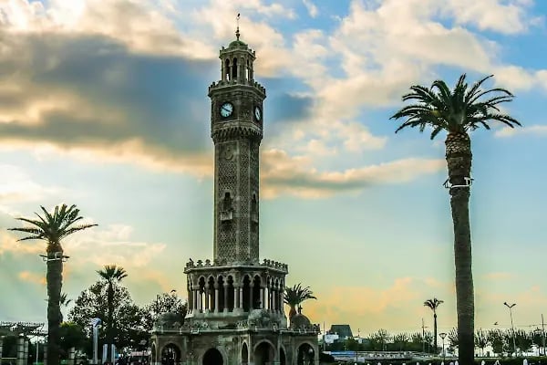 İzmir Ekonomi Üniversitesi - Resim 9