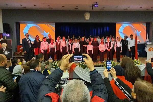 İzmir Ekonomi Üniversitesi - Resim 18