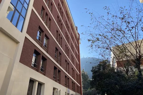 İzmir Ekonomi Üniversitesi - Resim 10