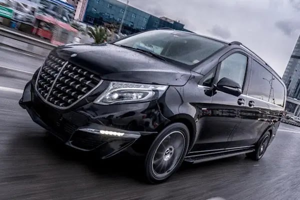 Soförlü Vip Araç Kiralama Şirketi 3C Rental - Resim 11