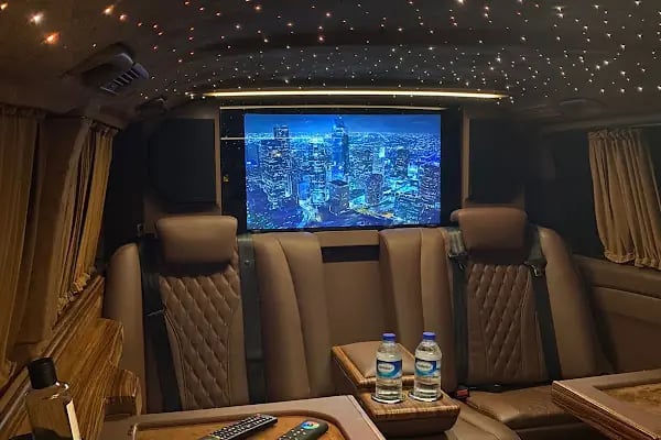 Soförlü Vip Araç Kiralama Şirketi 3C Rental - Resim 17