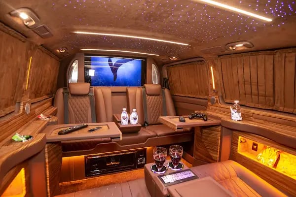 Soförlü Vip Araç Kiralama Şirketi 3C Rental - Resim 2