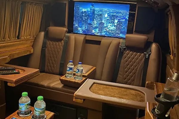 Soförlü Vip Araç Kiralama Şirketi 3C Rental - Resim 18
