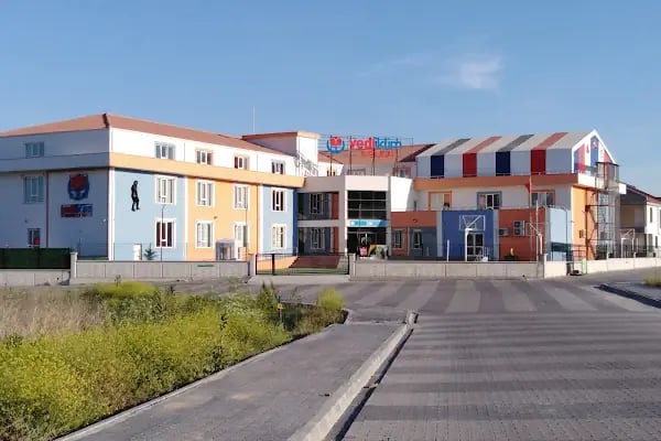 Balıkesir Yediiklim Koleji - Resim 1