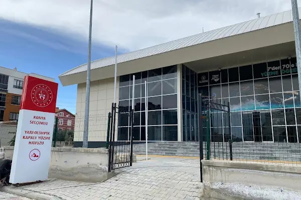 Selçuklu Hocacihan Yarı Olimpik Yüzme Havuzu - Resim 2