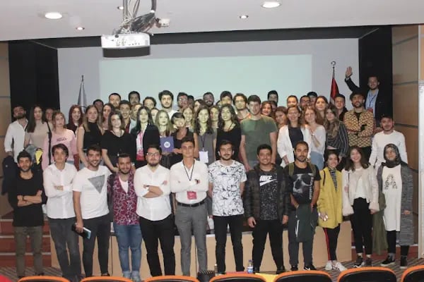 İstanbul Aydın Üniversitesi D Blok Donanım Laboratuvarı - Resim 5