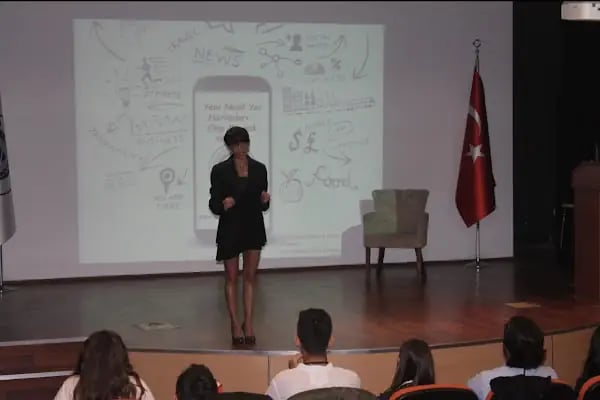 İstanbul Aydın Üniversitesi D Blok Donanım Laboratuvarı - Resim 6