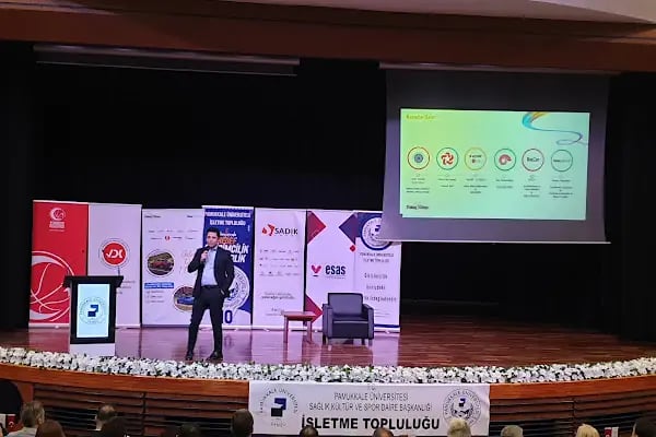 Pamukkale Üniversitesi Kongre ve Kültür Merkezi - Resim 3
