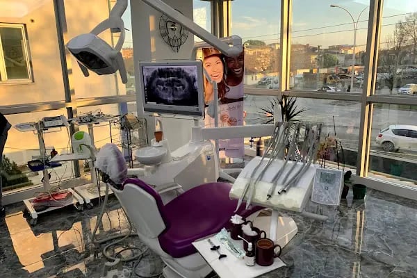 Sakarya Diş Hekimi Savaş Vurallı | Estetik Diş | implant Diş | Zirkonyum Diş | Gülüş Tasarımı | Lamine Diş | Dentes - Resim 4