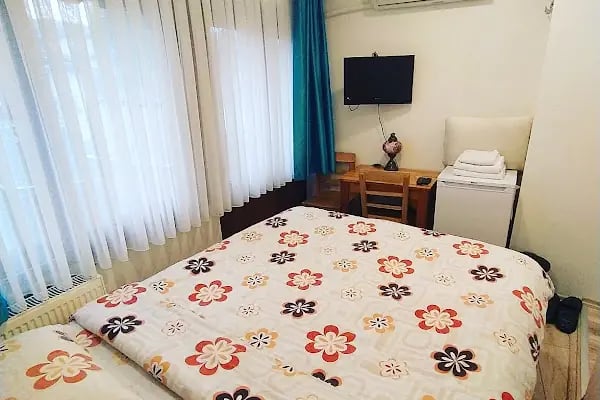 Büyükada Görkemli Hotel&Cafe - Resim 5