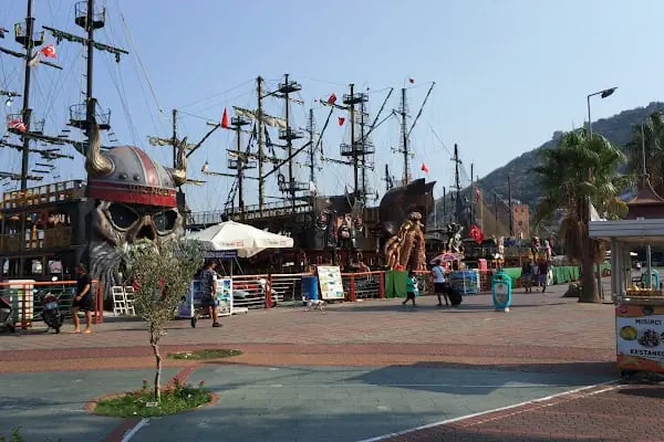Alanya Belediyesi Halk Plajı - Resim 9