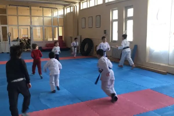 MCBÜ Uzakdoğu Sporları Salonu - Resim 13