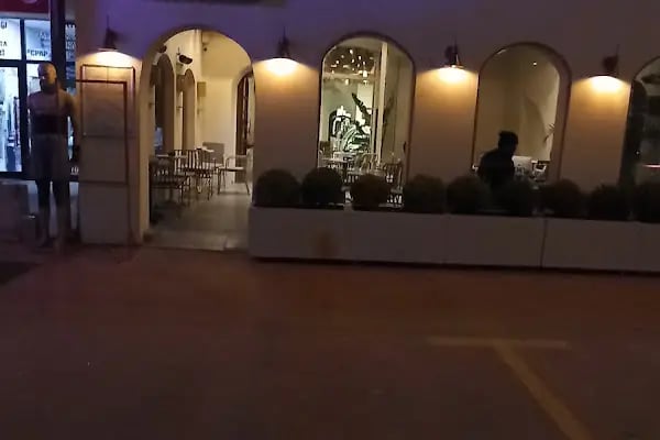 Arada kahve dükkanı SEAH - Resim 4
