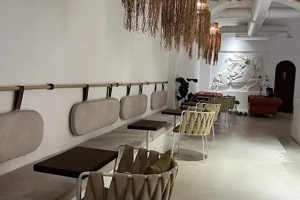 Arada kahve dükkanı SEAH - Resim 10