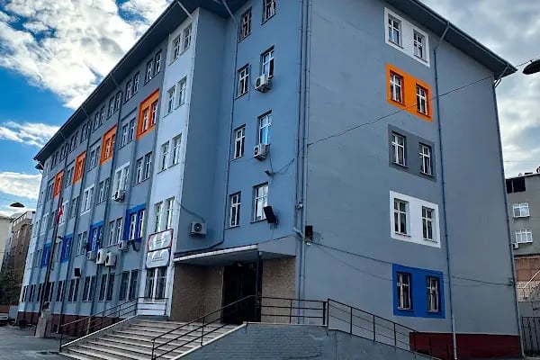 İstanbul-Esenler Şehit Muhammed Aksu Kız Anadolu İmam Hatip Lisesi - Resim 2