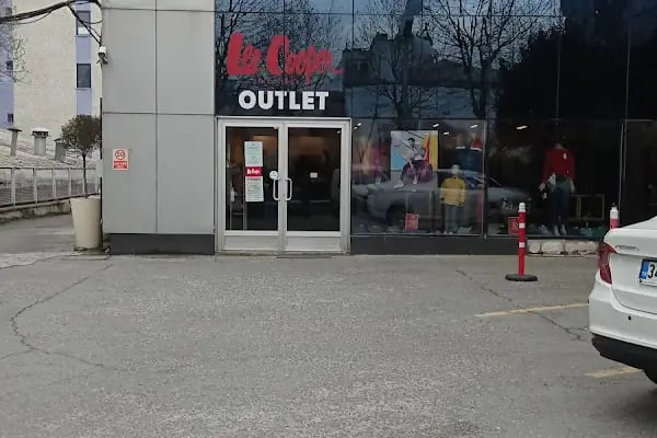 Lee Cooper Fabrika - Resim 1
