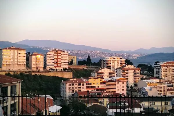 Doktorlar Sitesi Çamlık Evleri - Resim 1