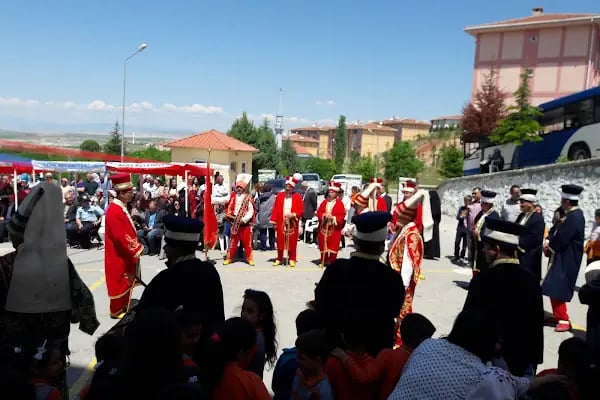 Gazi İlkokulu Ve Ortaokulu - Resim 1