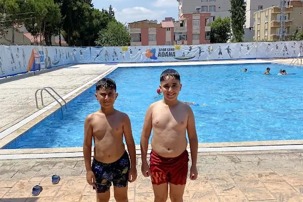 Büyükşehir Belediyesi Karacaoğlan Yüzme Havuzu - Resim 1