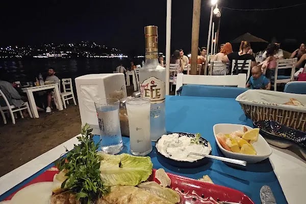 Pitos Cafe Bar - Resim 2