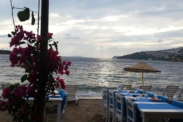 Pitos Cafe Bar - Resim 1