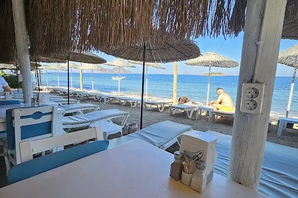 Pitos Cafe Bar - Resim 6