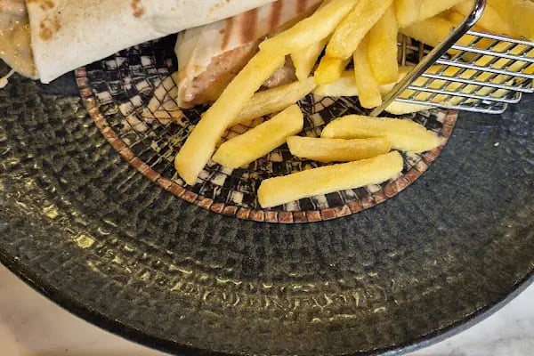 Mores Coffee Lounge &amp; Hookah - Resim 20