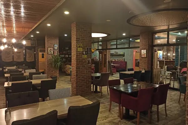Mores Coffee Lounge &amp; Hookah - Resim 1