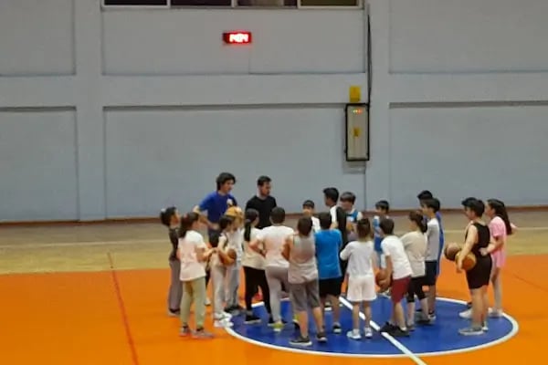 Arnavutköy Belediyesi Kapalı Spor Salonu - Resim 9