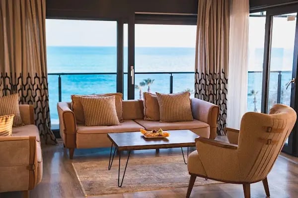 ONLY ONE SUITES - Resim 5