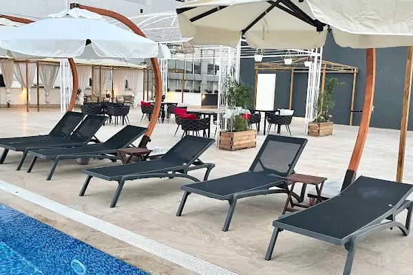 ONLY ONE SUITES - Resim 3