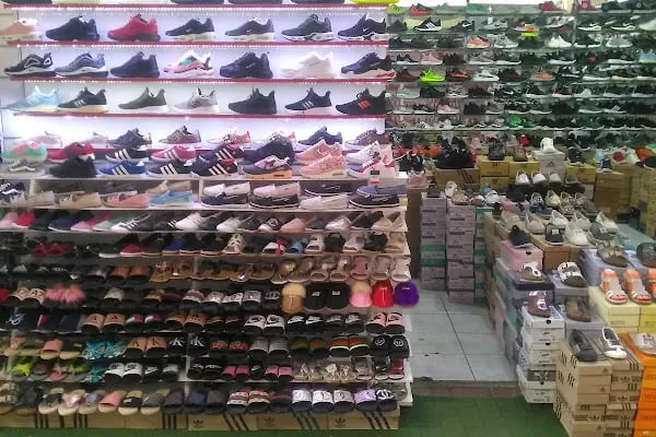 Ucak Market - Resim 4