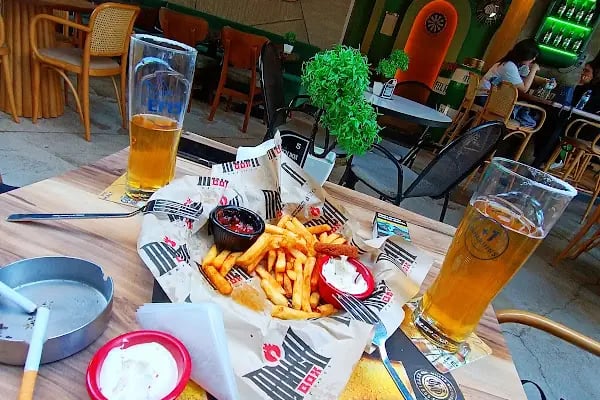 Match Box Cafe Pub - Resim 11