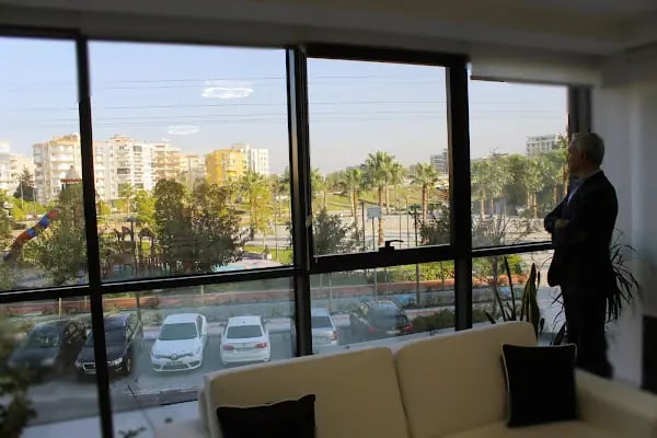 Réve Aesthetics - İzmir Göz Kapağı Estetiği & Dudak Dolgusu - Resim 5