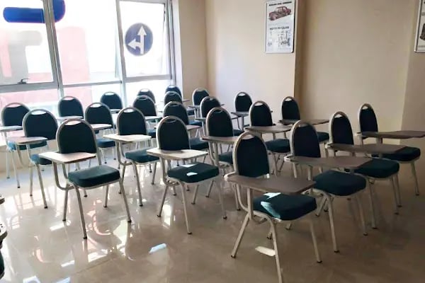 Özel İstanbul Nergiz Sürücü Kursu Göztepe / Fatih Şubesi - Resim 7