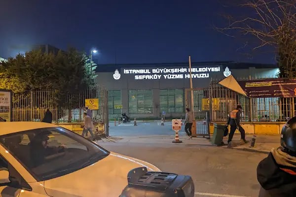 İBB Sefaköy Kapalı Yüzme Havuzu - Resim 16