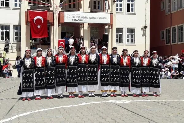 ŞANLIURFA / EYYÜBİYE - TOKİ Şehit Jandarma Komando Er Adnan Yaslı Ortaokulu - Resim 8