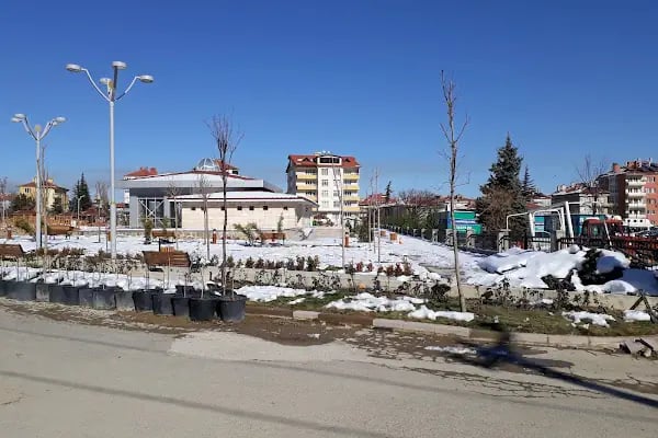 Akşehir Şehit Ömer Halisdemir Kültür Merkezi - Resim 3
