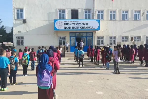 Hüsniye Özdemir İmam Hatip Ortaokulu - Resim 10
