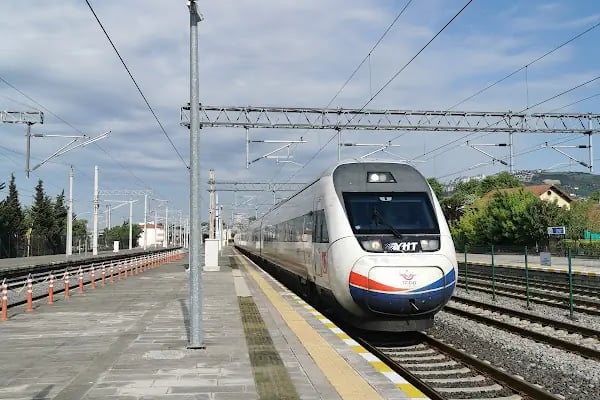TCDD Taşımacılık A.Ş İzmit YHT Gar - Resim 3